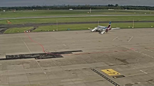 Düsseldorf Airport Runway Activity
