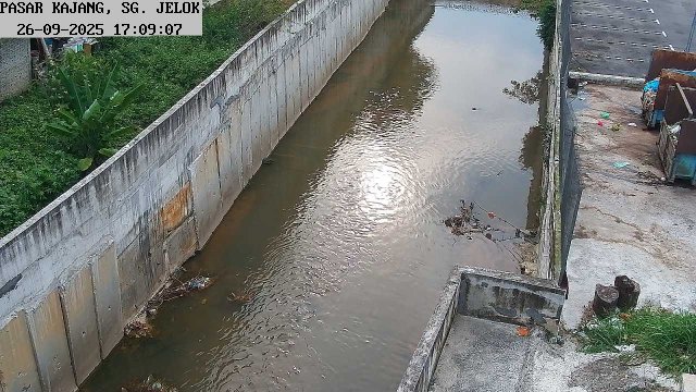 Kajang Market Riverside Bustle