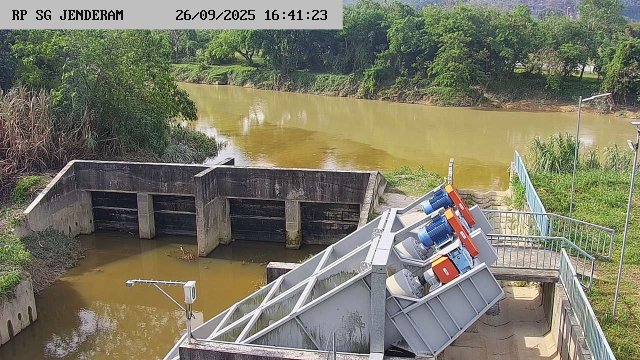 Sungai Jenderam Riverside, Sepang