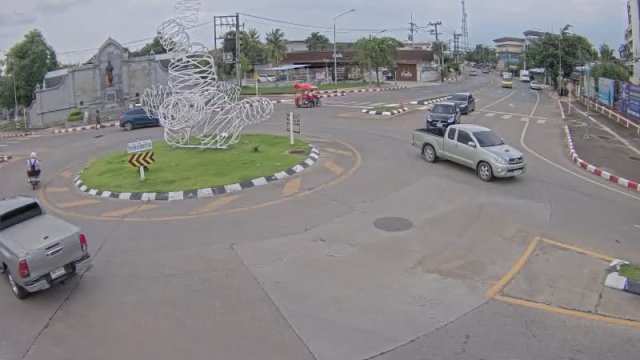 Sunthon Wohan Roundabout Traffic
