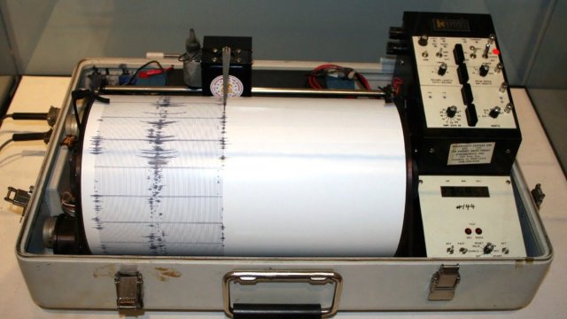 Ocracoke Seismic Activity Monitor